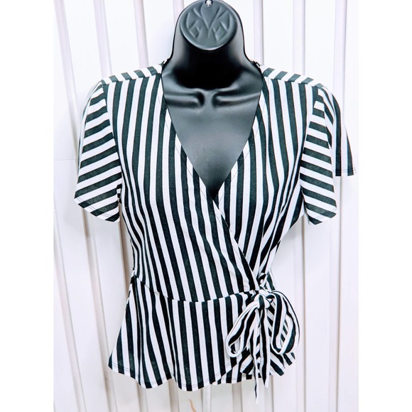 Womens LILY WHITE Peplum Belt Wrap Top Black White Vertical Stripes Size Small - Picture 1 of 8